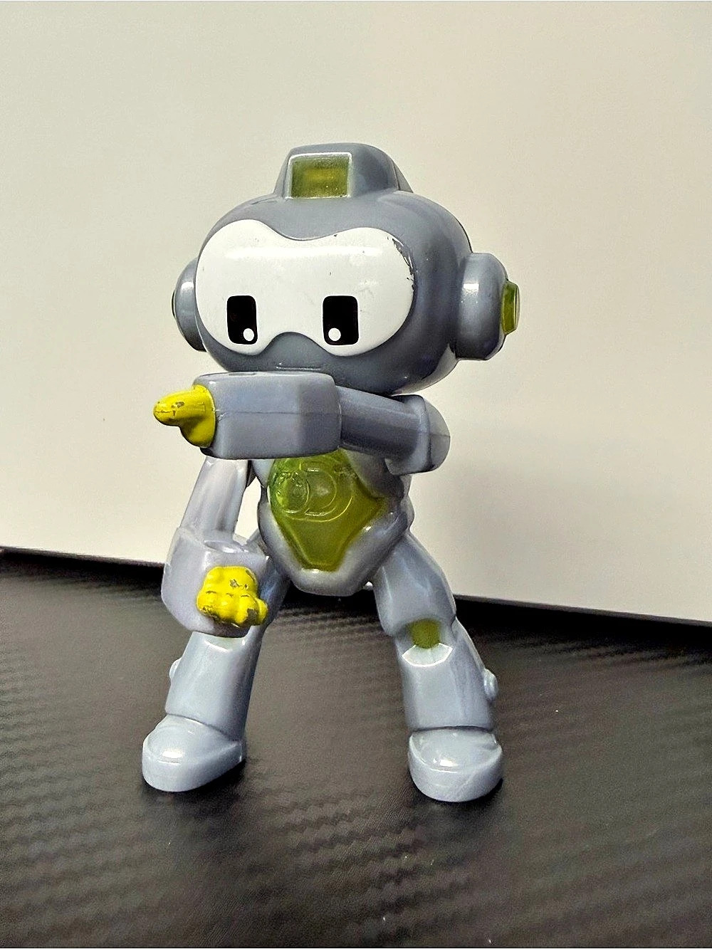 McDonald’s ROB the Robot 4” Gray Yellow Action Figure Happy Meal Toy